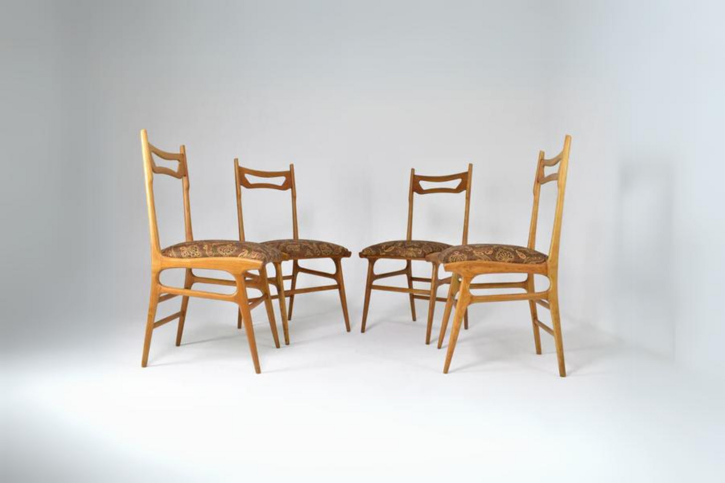 Lot de quatre chaises de salle à manger italiennes vintage en bois, années 1950