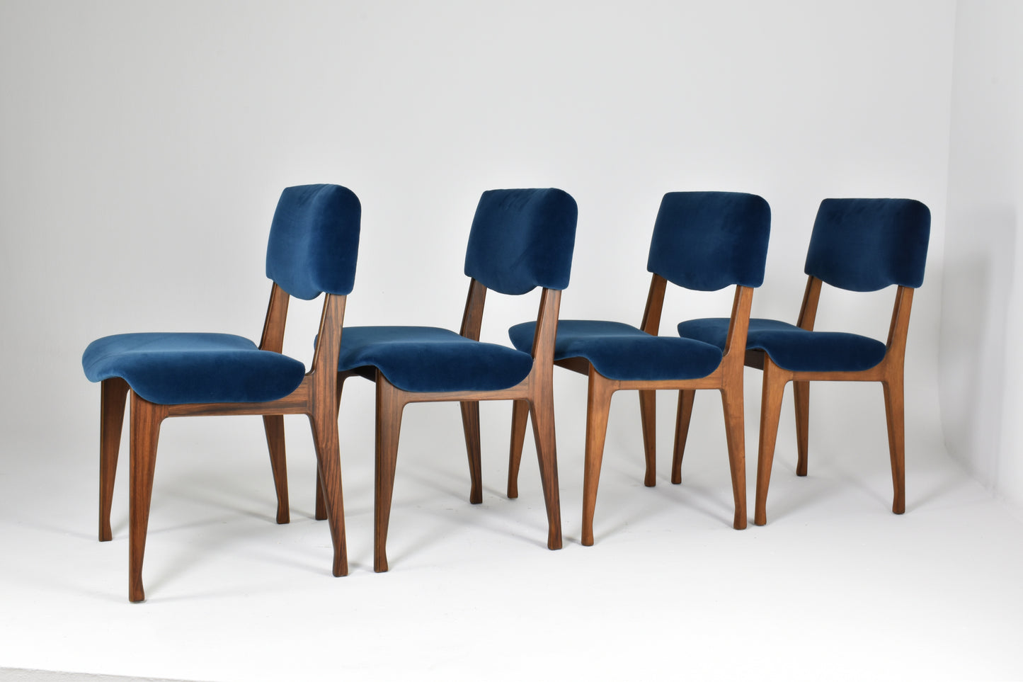 Lot de quatre chaises de salle à manger en bois italien Ico Parisi, années 1950-60