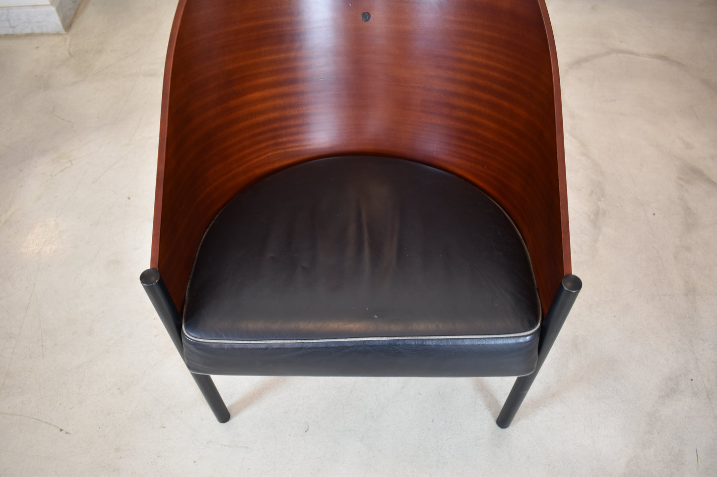 Suite italienne de deux fauteuils Philippe Starck, 1ère édition, Pratfall pour Driade, 1984