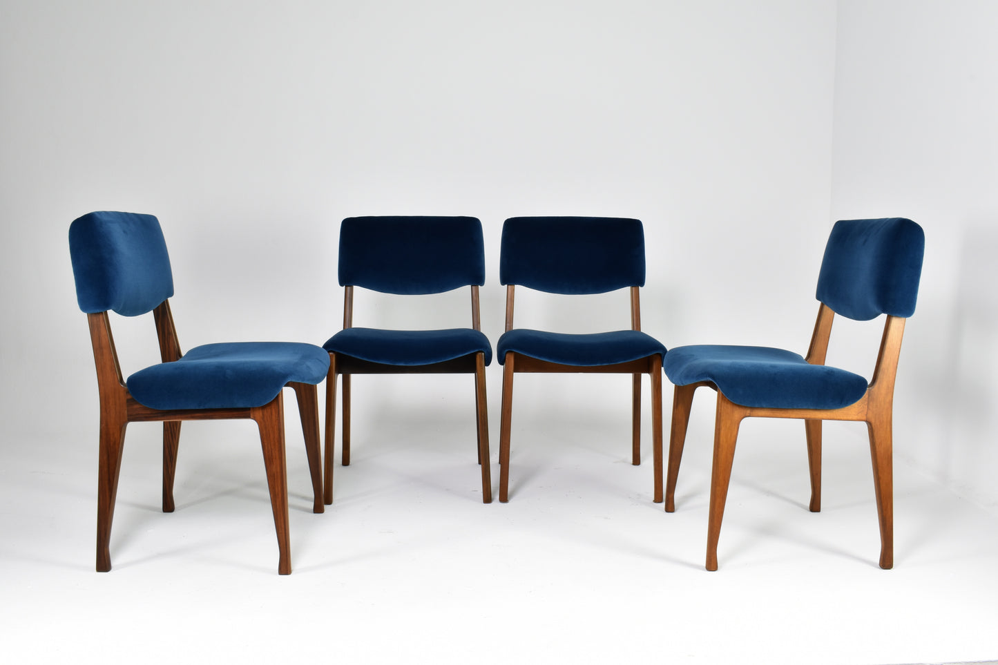 Lot de quatre chaises de salle à manger en bois italien Ico Parisi, années 1950-60