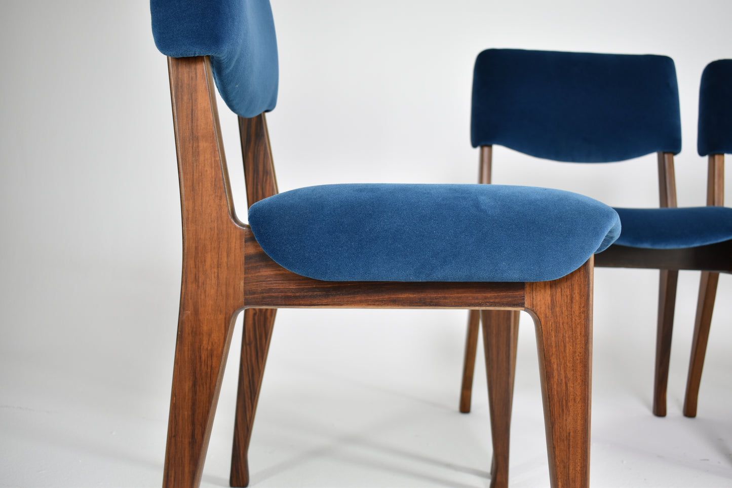 Lot de quatre chaises de salle à manger en bois italien Ico Parisi, années 1950-60