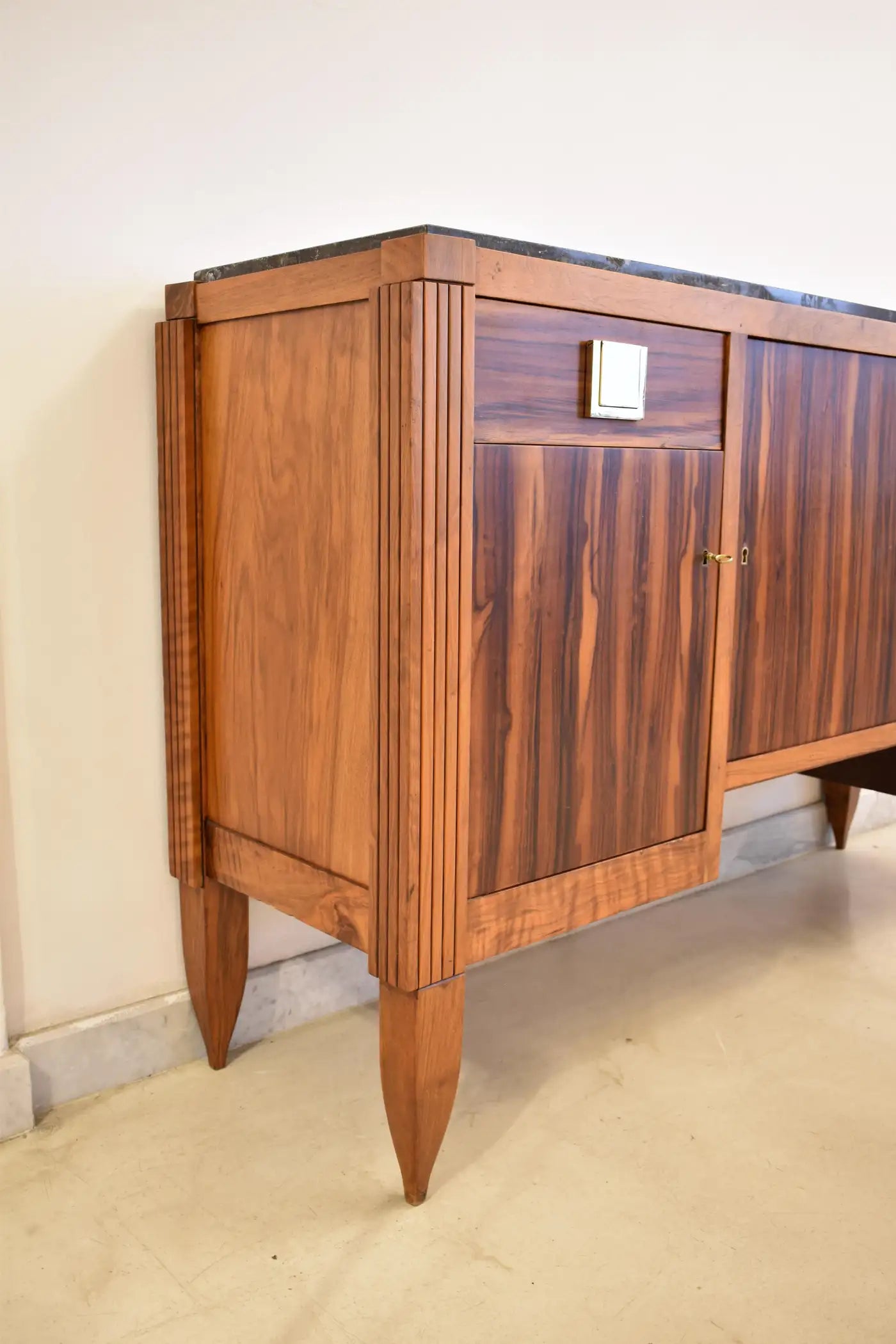 Buffet en bois français des années 1930 par André Sornay