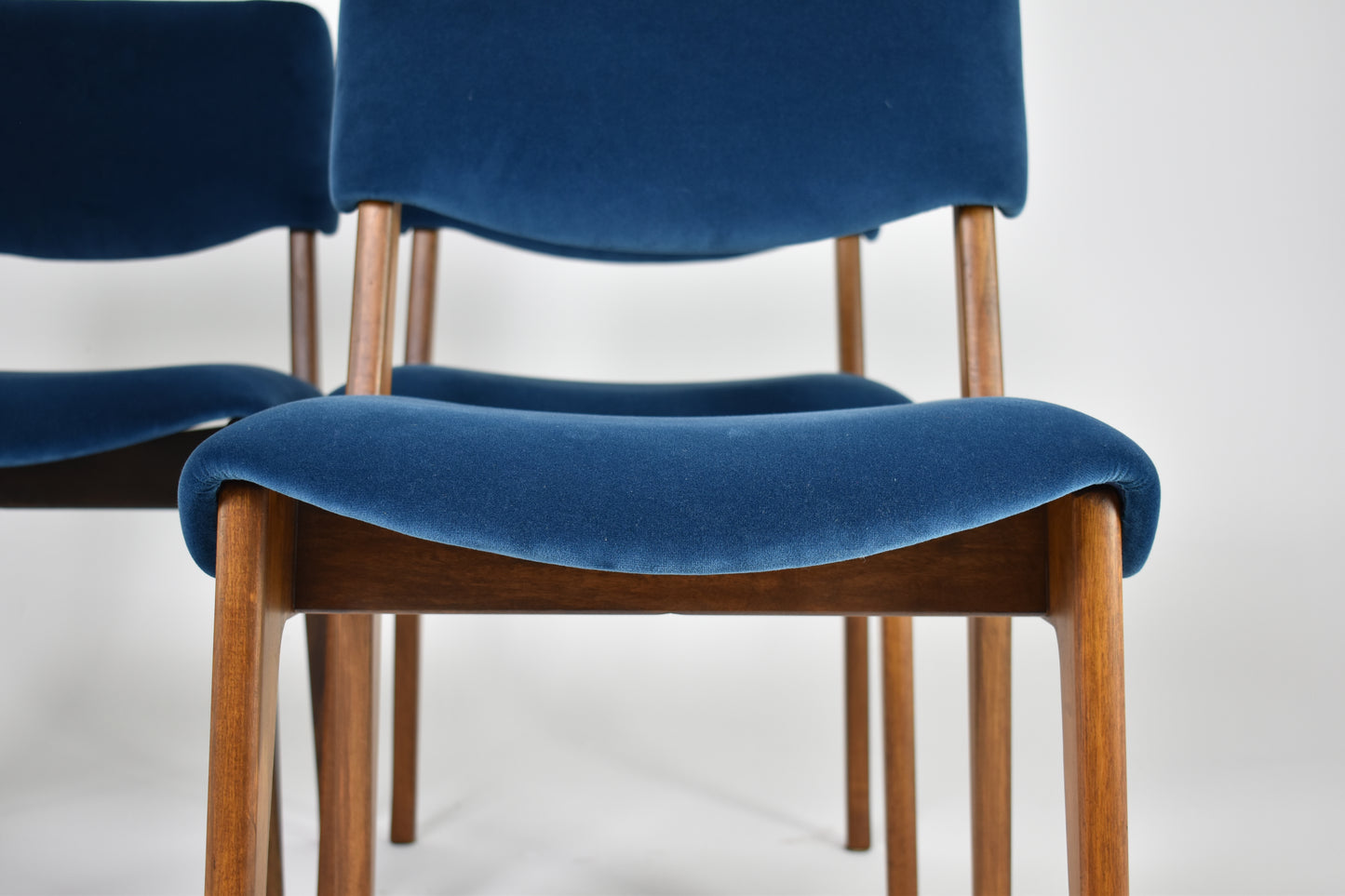 Lot de quatre chaises de salle à manger en bois italien Ico Parisi, années 1950-60