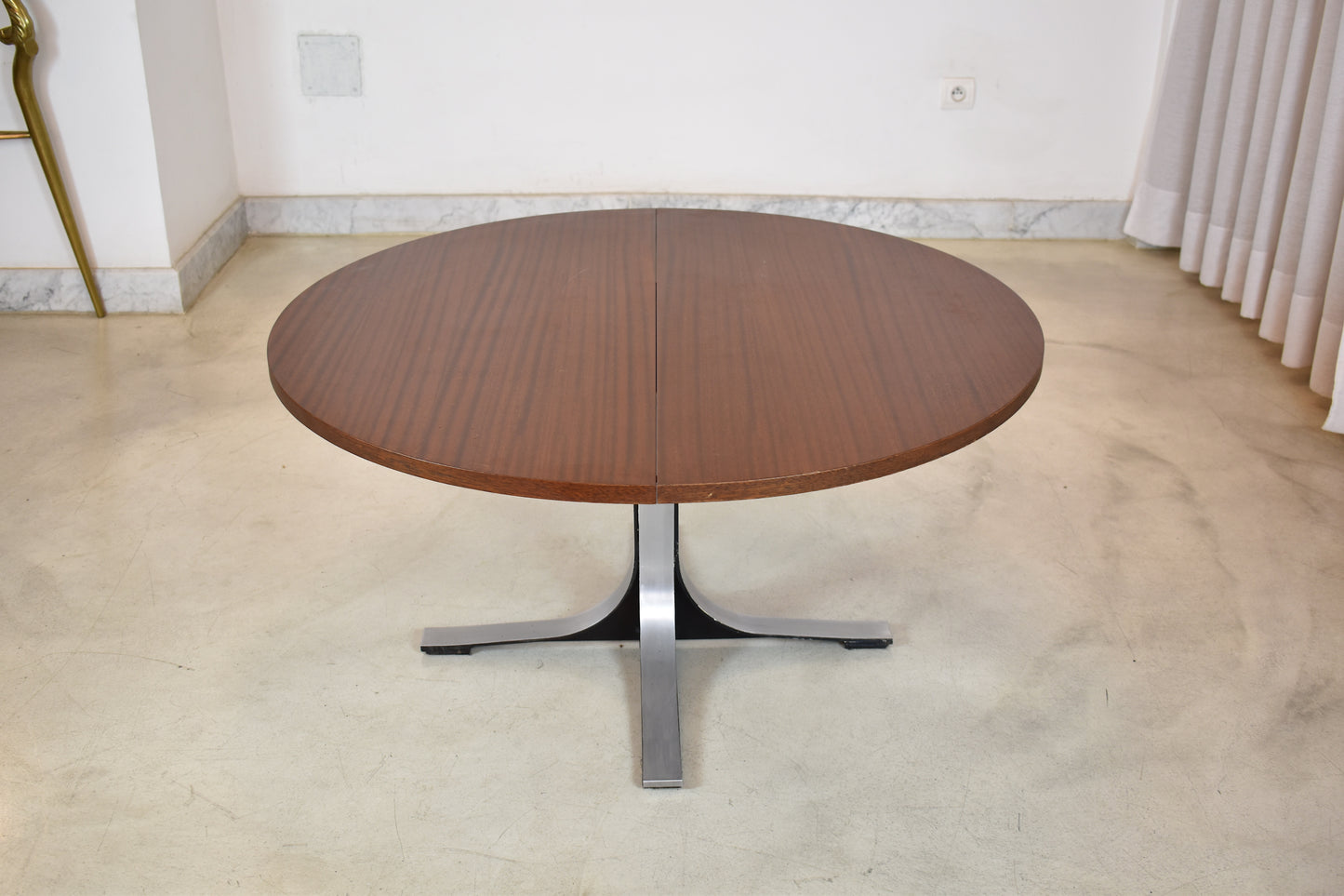 Table à manger extensible en bois des années 1970 par Osvaldo Borsani