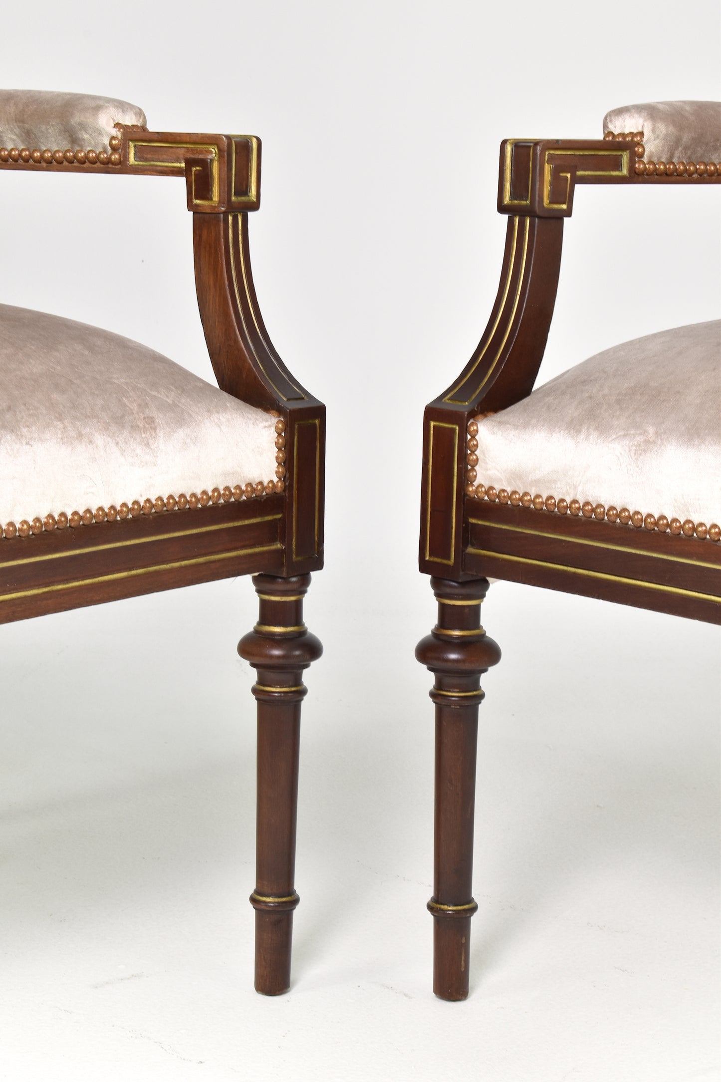 Paire de fauteuils Louis XVI français des années 1960