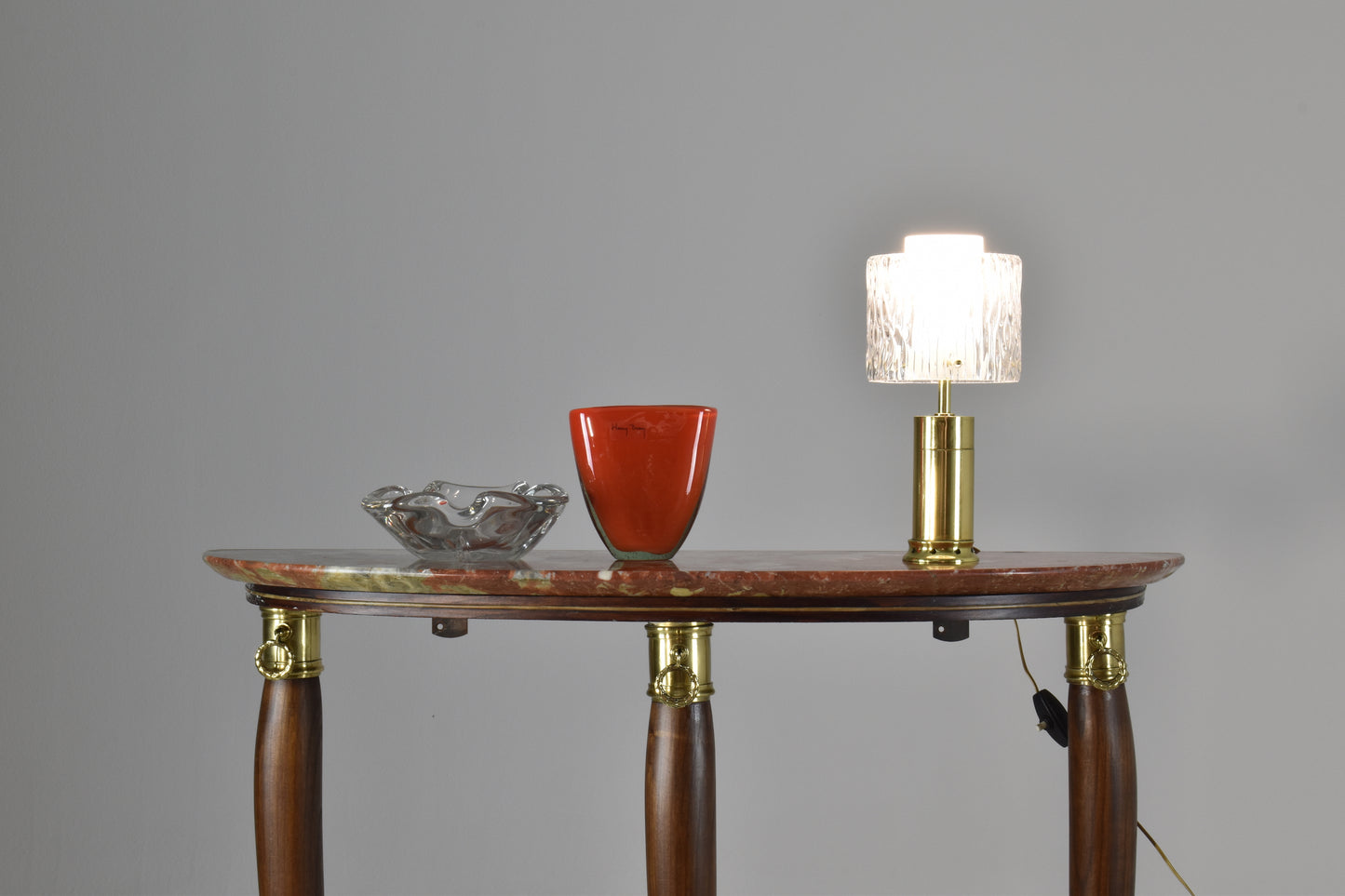 Lampe de table en laiton italien des années 1970