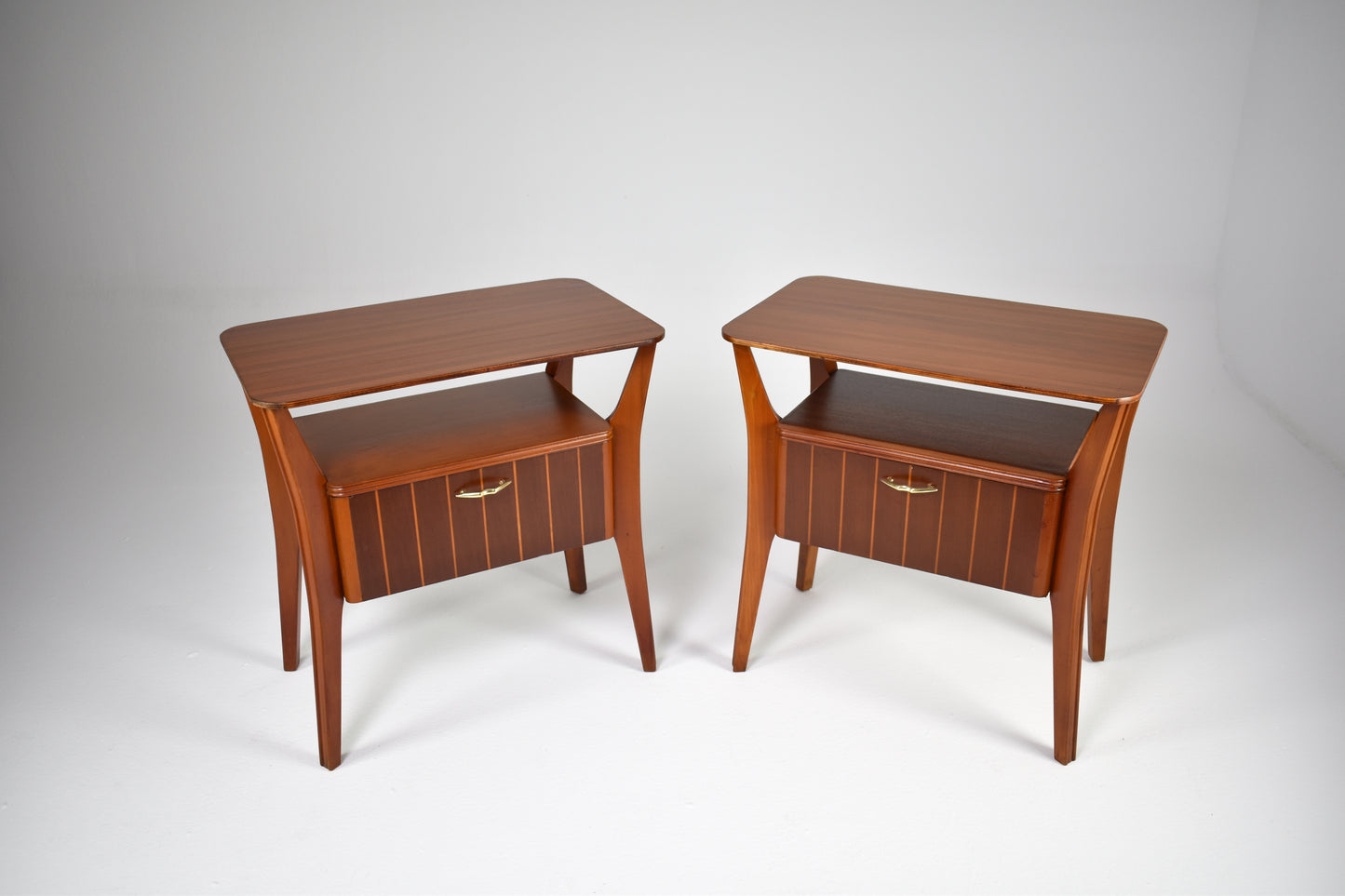 Paire de tables de nuit en érable italien attribuées à Gio Ponti pour Cantu, années 1950