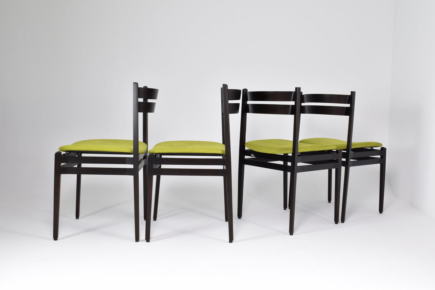 Lot de 8 chaises de salle à manger italiennes 107 des années 1960 par Gianfranco Frattini pour Cassina