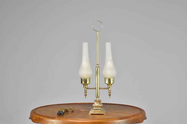 Lampe de table italienne double en laiton avec poignée des années 1940