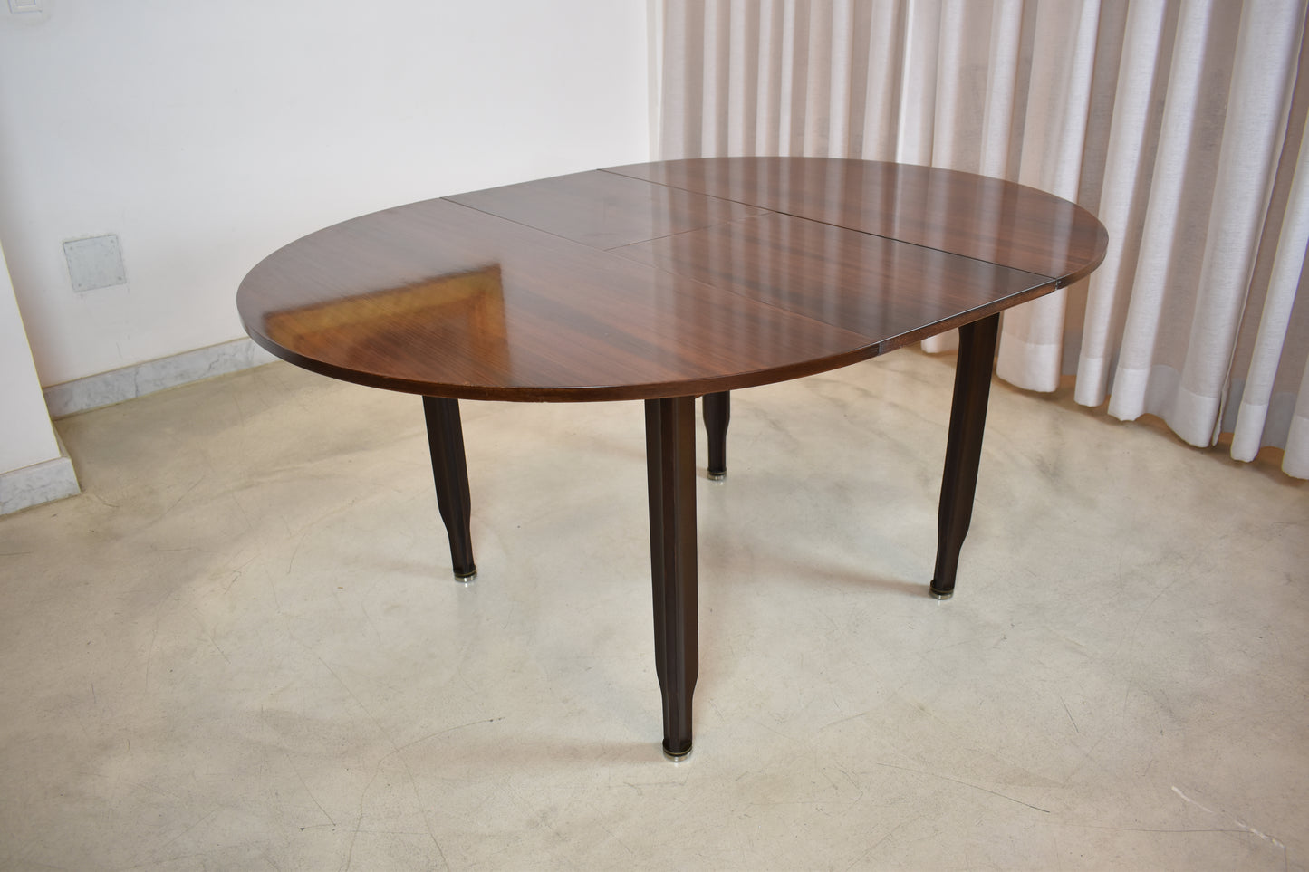 Table à manger extensible italienne des années 1960 par Gigi Radice