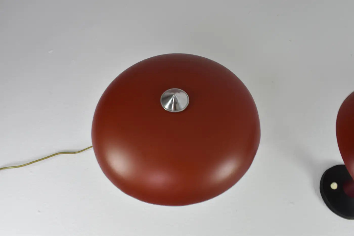 Lampes de table italiennes en aluminium rouge, lot de deux, années 1960