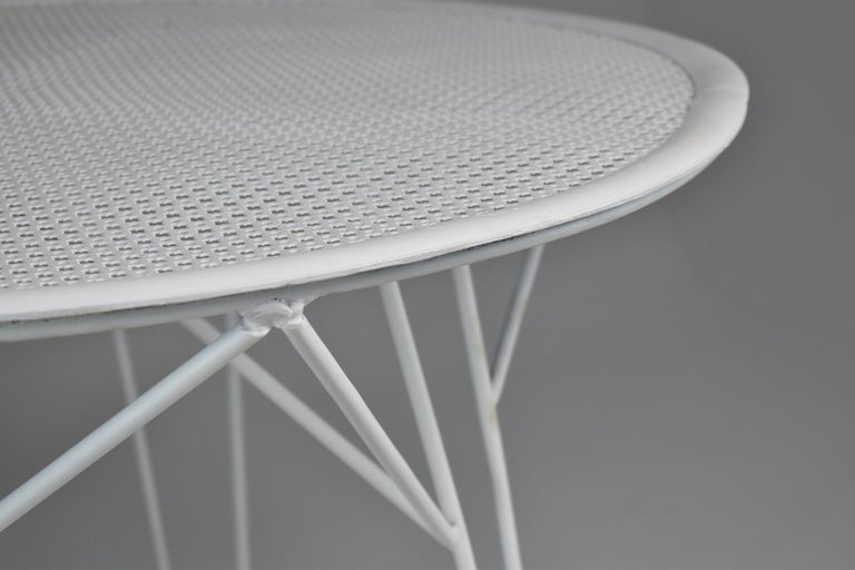 Table de jardin Mathieu Mategot des années 1950