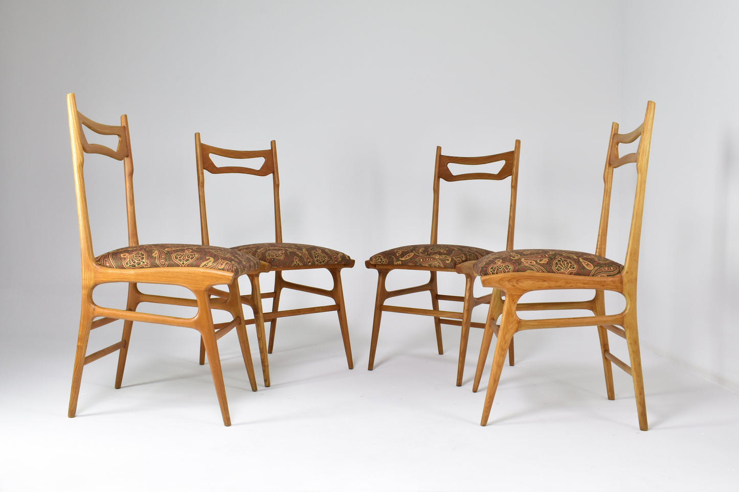 Lot de quatre chaises de salle à manger italiennes vintage en bois, années 1950