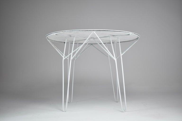 Table de jardin Mathieu Mategot des années 1950