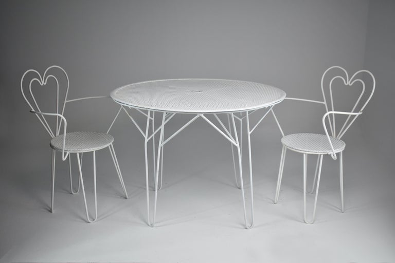 Table de jardin Mathieu Mategot des années 1950