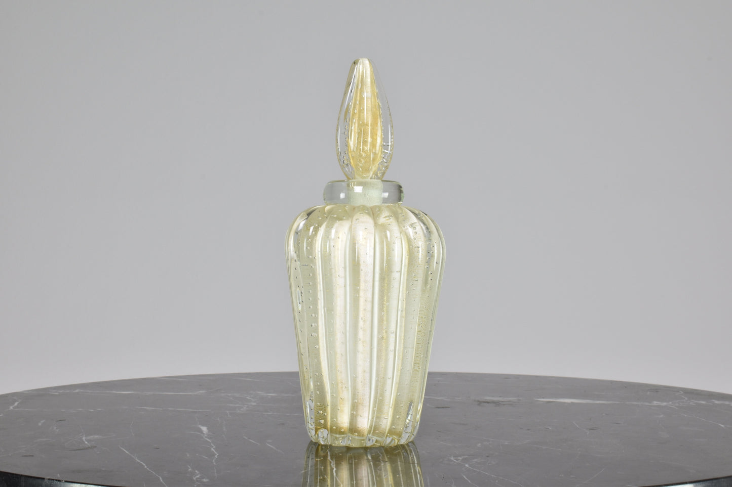 Ensemble de flacons de parfum et de poudre en verre italien par Alfredo Barbini, années 1950