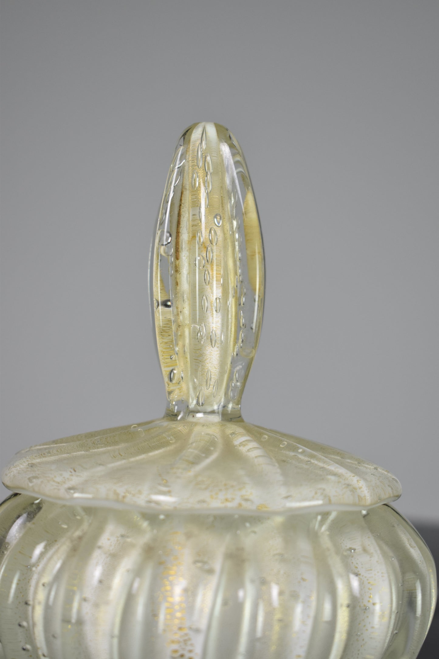 Ensemble de flacons de parfum et de poudre en verre italien par Alfredo Barbini, années 1950