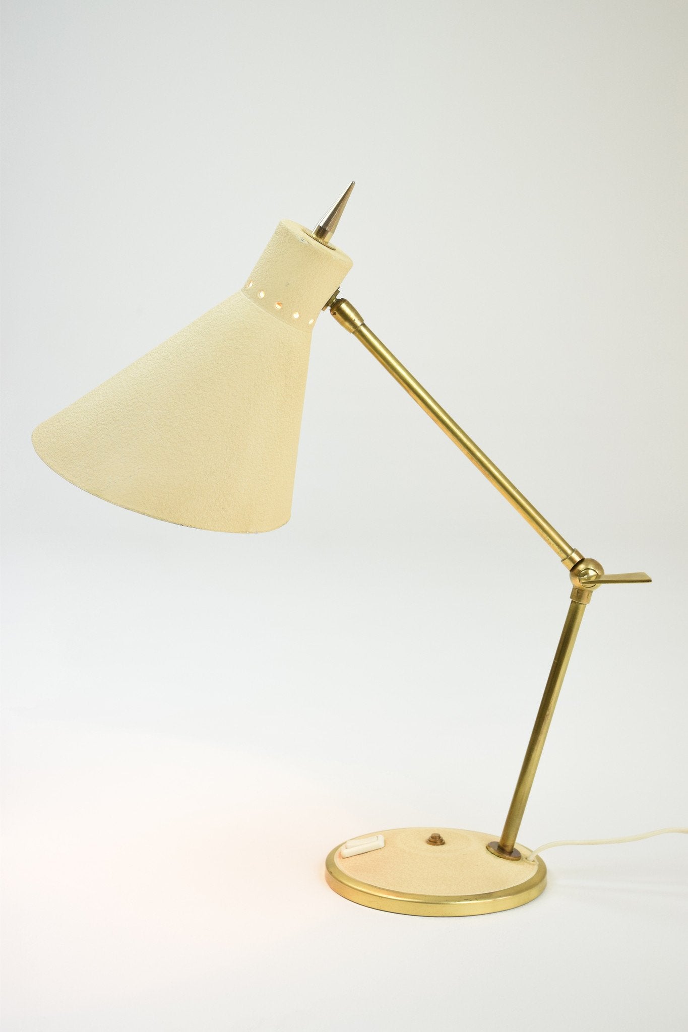 Articulating Brass and Enameled Aluminium Desk Lamp, 1960's - Spirit Gallery 